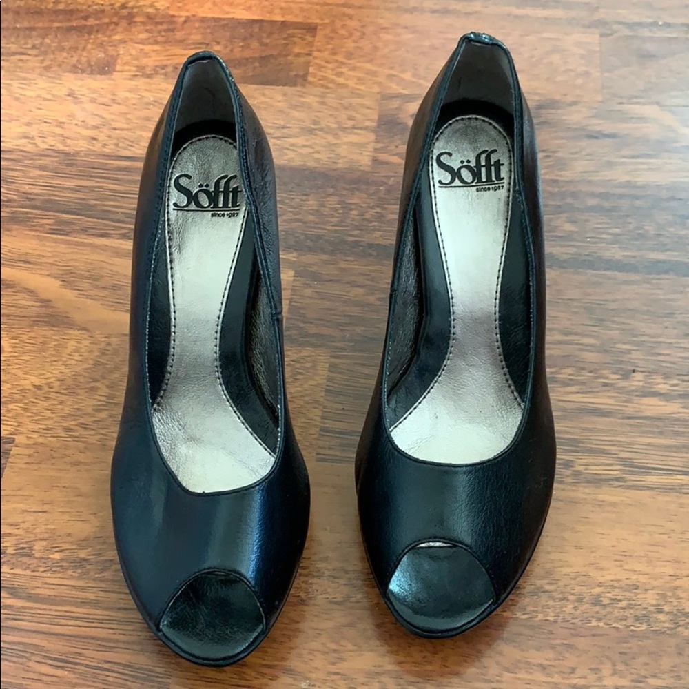 Black heel open toe